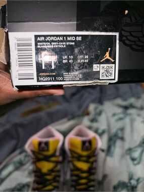 Jordan Air 1 Mid SE Yellow and Black Sneakers